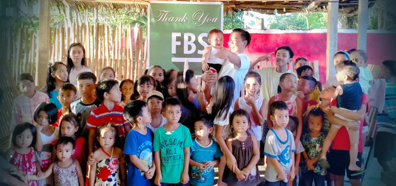 La gagnante du concours Dreams Come True a organisé une fête pour 80 enfants des Philippines 